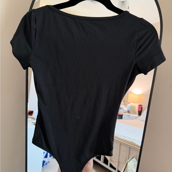 Hollister Black Scoop Neck Short-Sleeve Bodysuit - Picture 5 of 5
